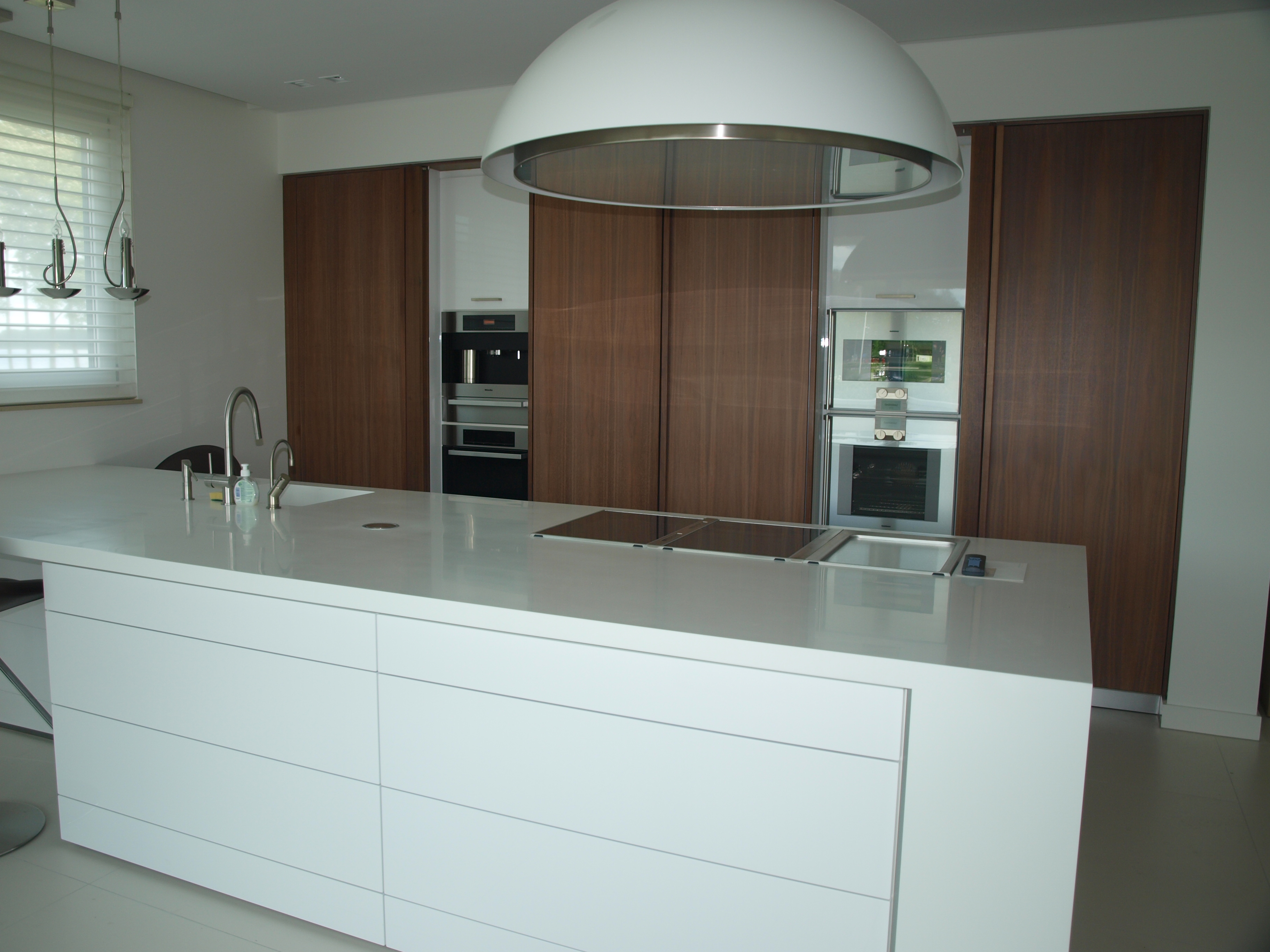 Johannes Obrecht - Full Service by CuttingEdge